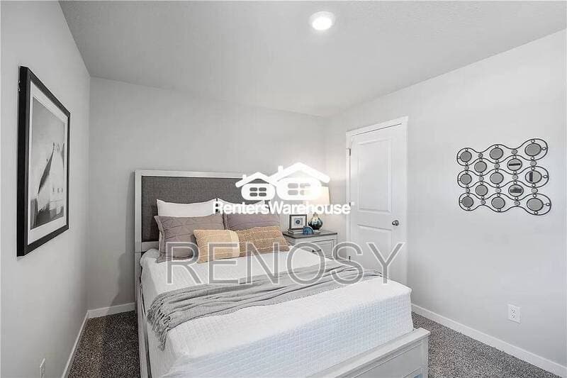 Adel House: 2205 Bugge Drive