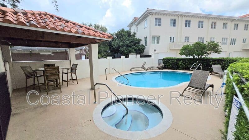 Tampa Townhome: 1001 S Rome Ave