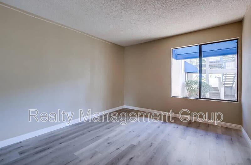 San Diego Condo: 8324 Regents Road