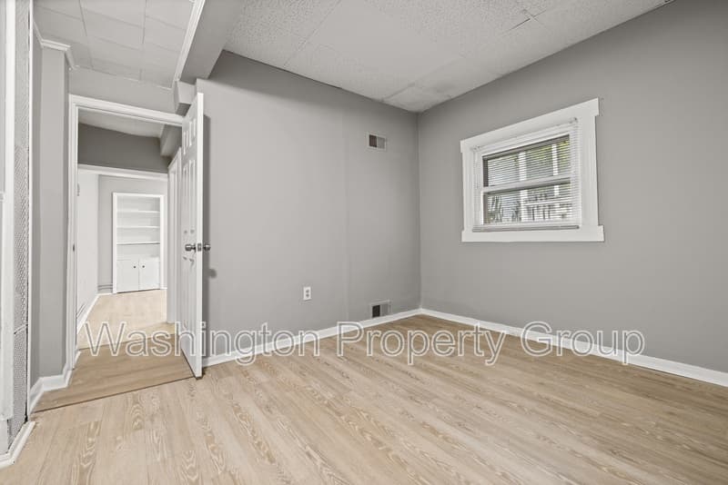 Baltimore House: 206 E 25th St