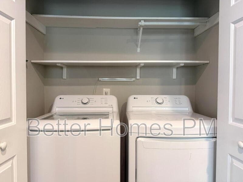Knightdale House: 5716 Woof Place