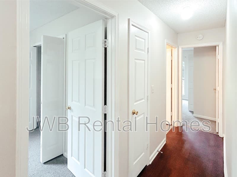 Orange Park House: 383 Turtle Dove Dr