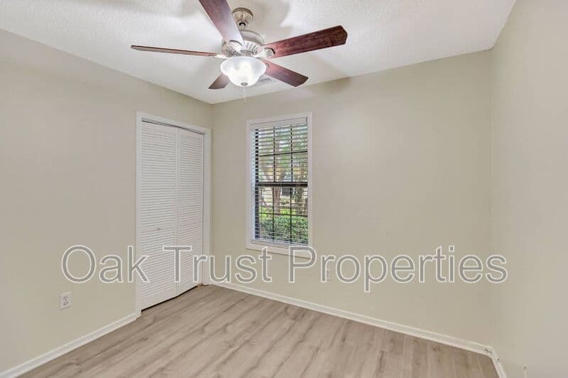 Charleston House: 1755 River Front Drive