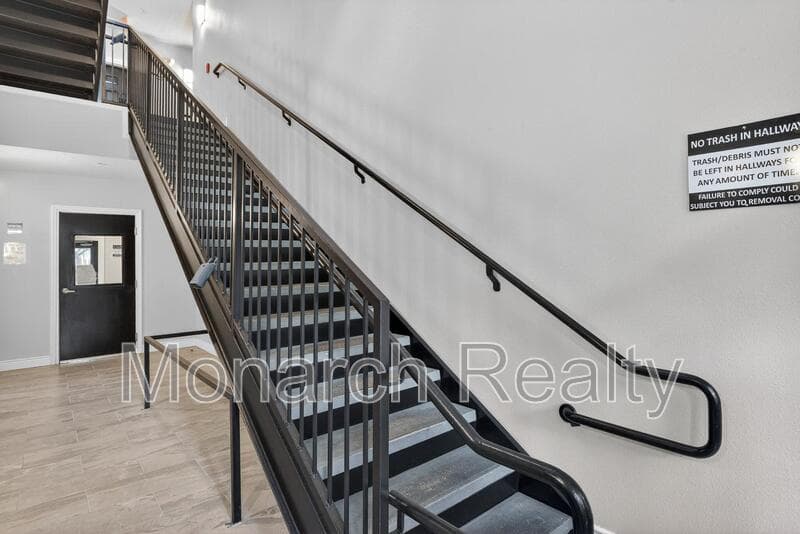 GAINESVILLE Condo: 1185 SW 9TH RD #212