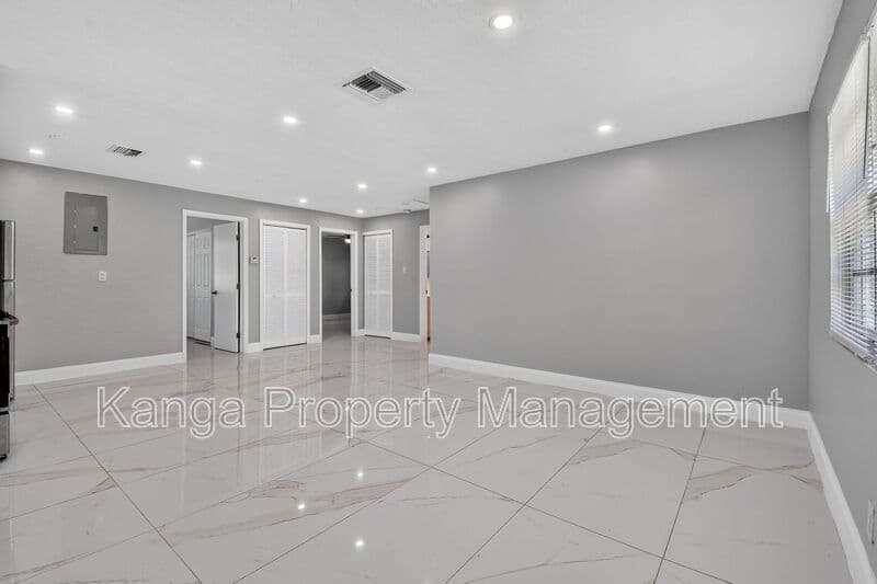 West Palm Beach Condo: 812 13th St