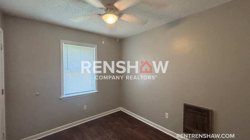 Munford House: 23 Navy Cir