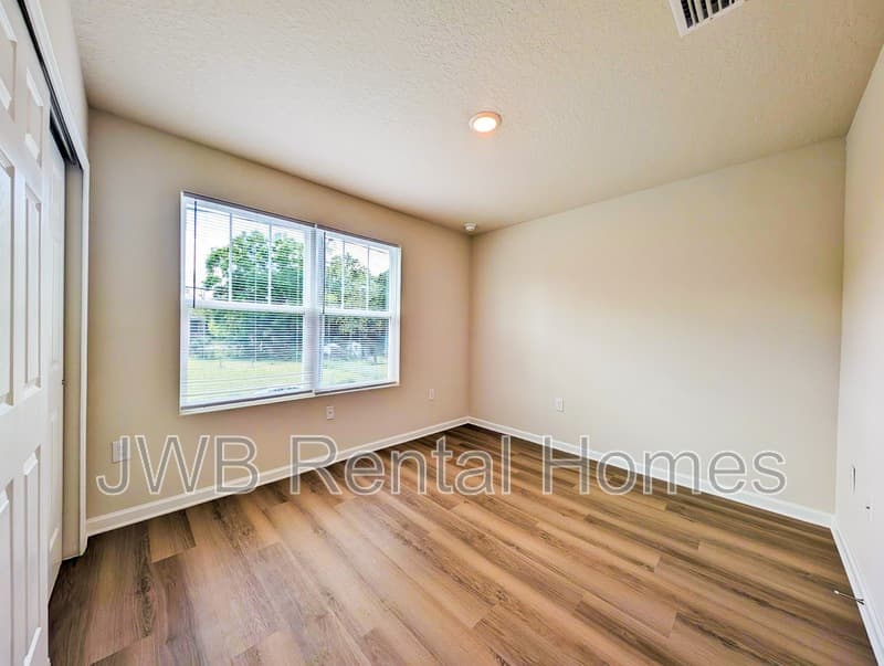 Jacksonville House: 1503 6th St W