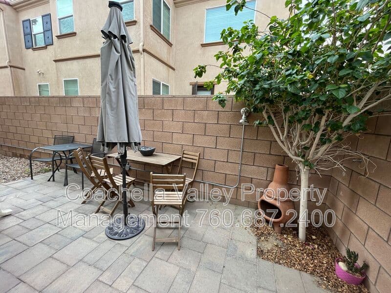 Palm Desert Condo: 321 Paseo Gusto