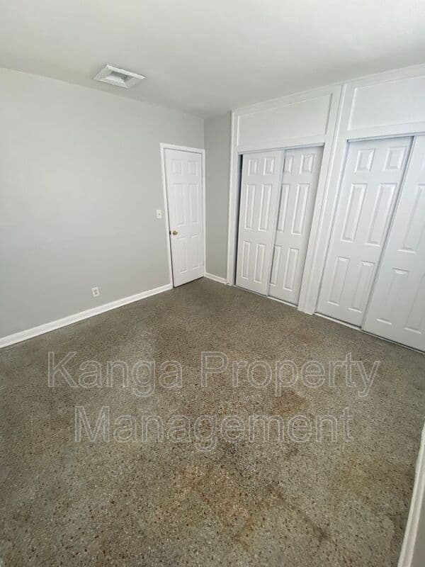 West Palm Beach House: 3716 Henry Ave