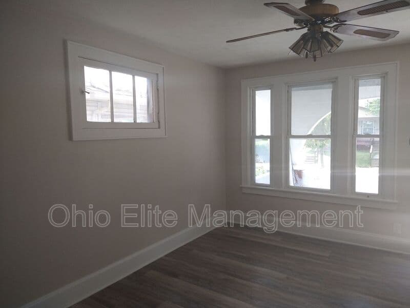 Columbus House: 206 N Harris Ave