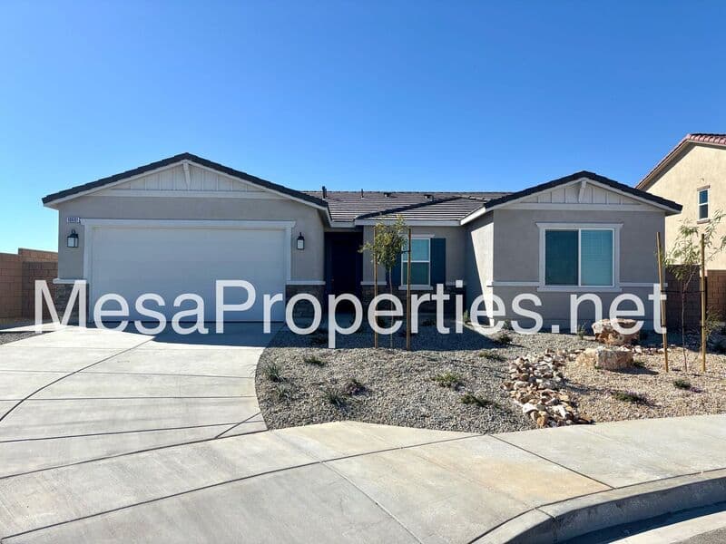 Victorville House: 10691 Sea Ace Place