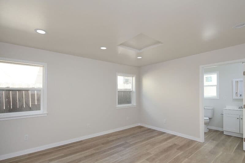 Tujunga House: 10098 Tujunga Canyon Blvd/10002 Pinewood Ave