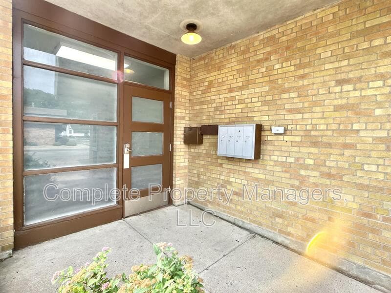 Albert Lea Condo: 424 Bridge Avenue - 2