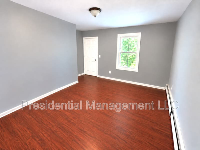 Waterbury Condo: 1696 North Main St