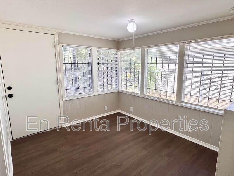 Arlington House: 1414 Lackland St