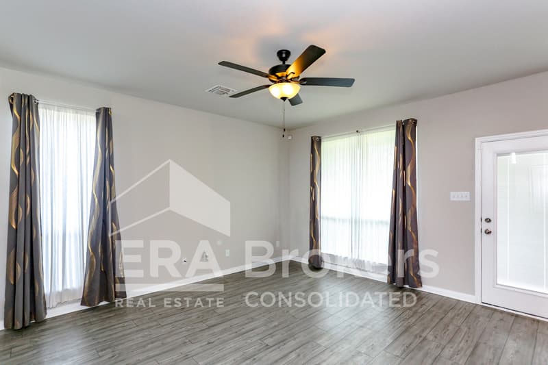 Killeen House: 909 Clanton Cove