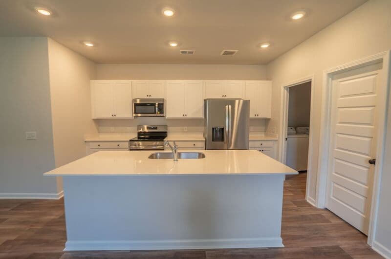 Bloomingdale House: 142 Geranium Way