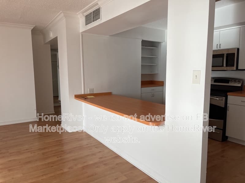 Tampa House: 2401 Bayshore Blvd