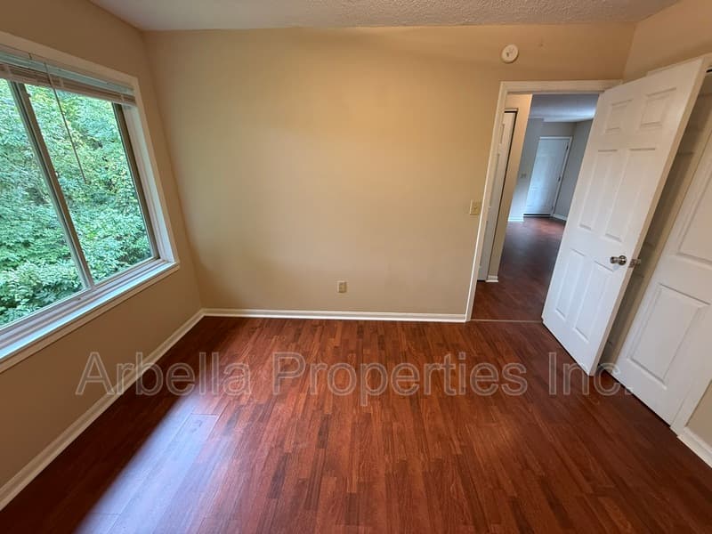 Johnson City Condo: 103 S Beech St