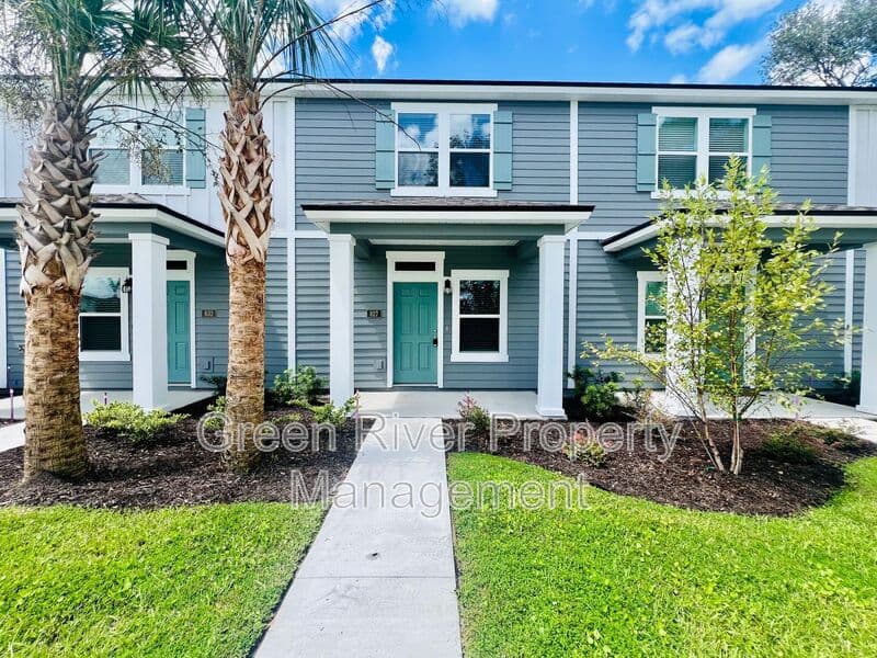 Middleburg House: 827 Rivertree Place