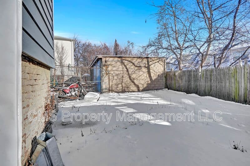 Newark Condo: 142-144 Seymour Ave