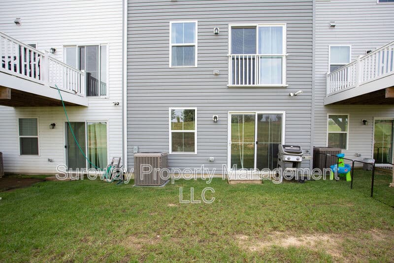 Pennsauken Townhome: 52 Hamilton Ct