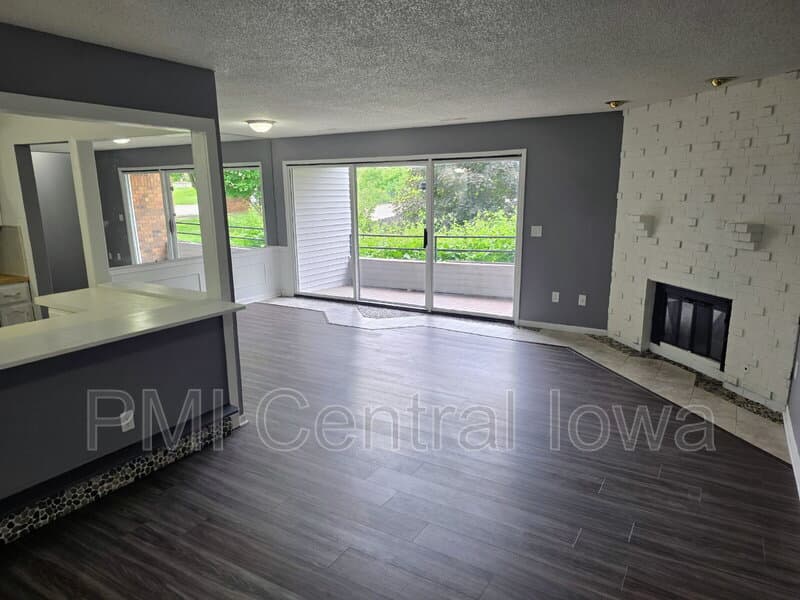West Des Moines Condo: 1100 50th Street