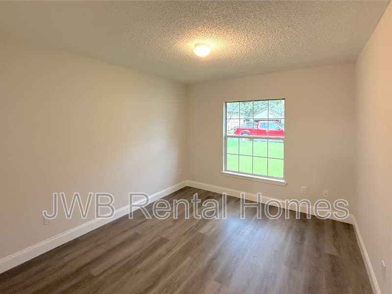 Saint Johns House: 557 Grand Parke Dr