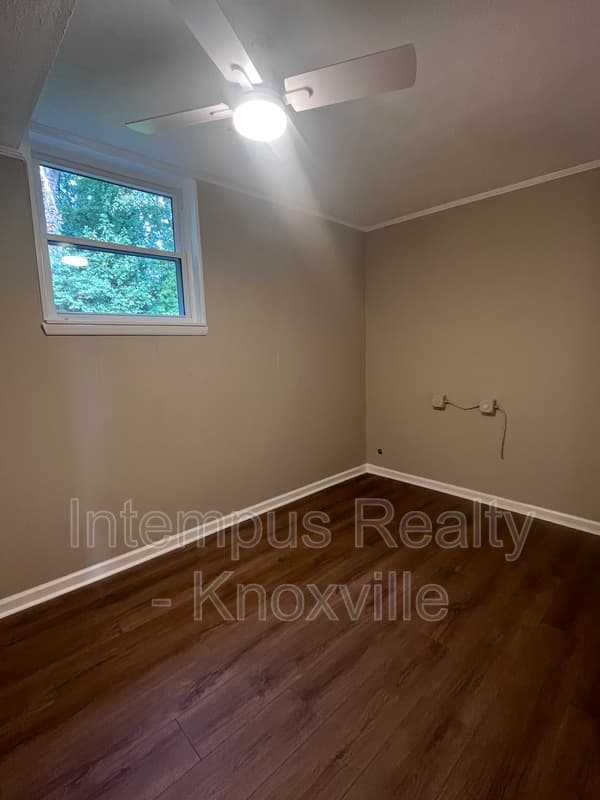 Knoxville House: 10917 Sonja Dr
