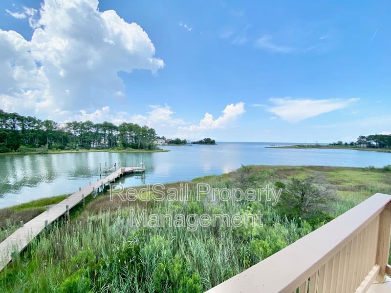 Poquoson House: 256R Hunts Neck Rd