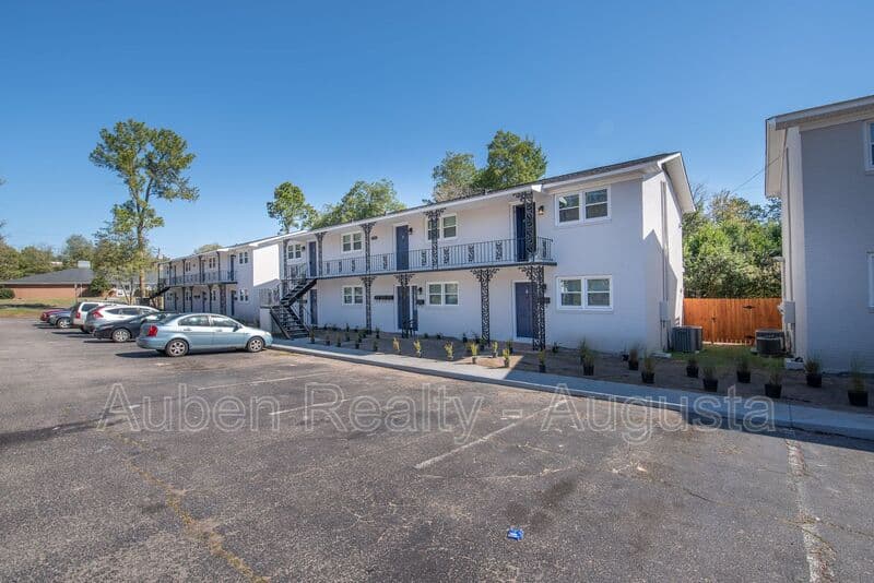 Augusta House: 1602 Johns Road