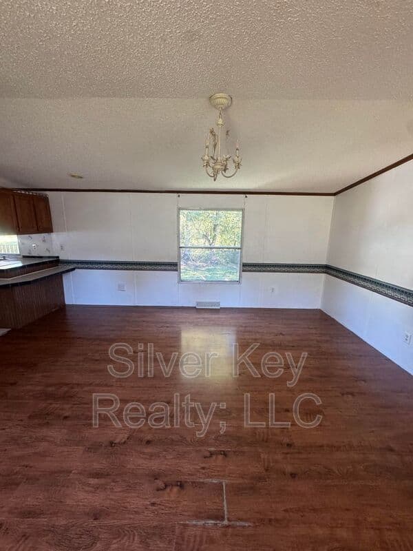 Riceville House: 673 County Road 135