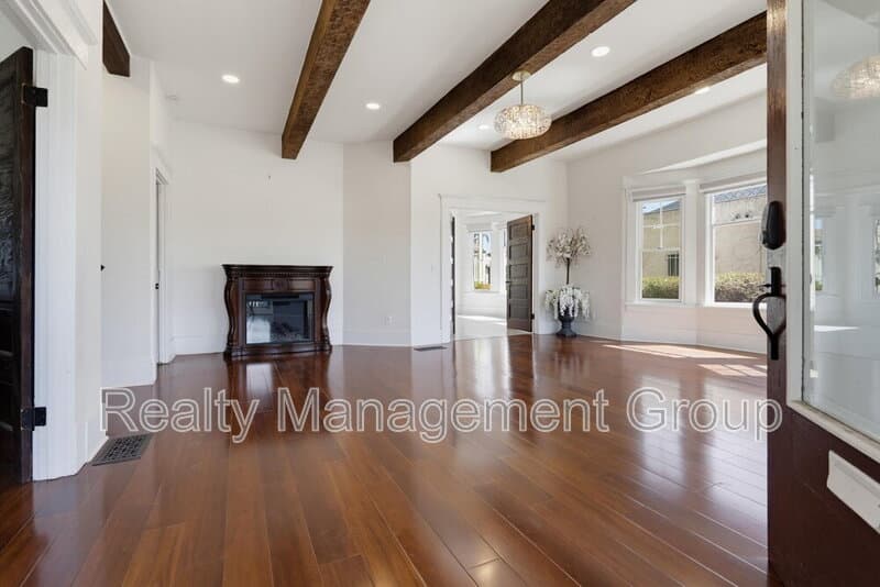 San Diego House: 4469 Cleveland Avenue
