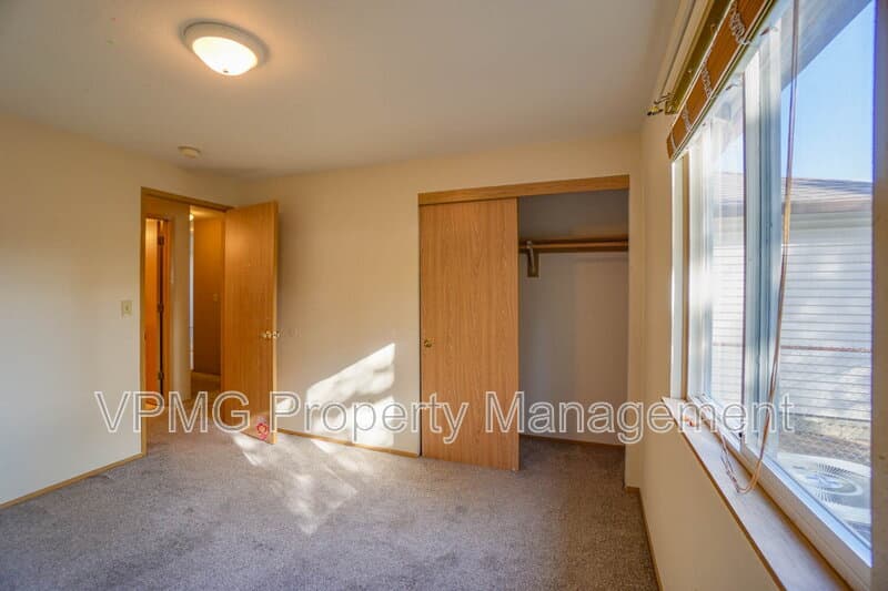 Vancouver House: 15807 NE 40th St