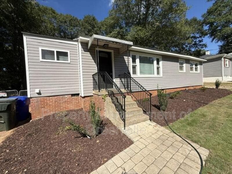 Greenville House: 436 Potomac Ave