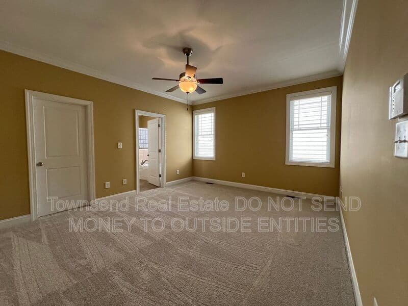 Fayetteville House: 2210 Westdale Dr