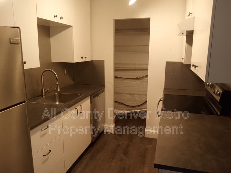 Golden Condo: 1300 Golden Circle - 103B