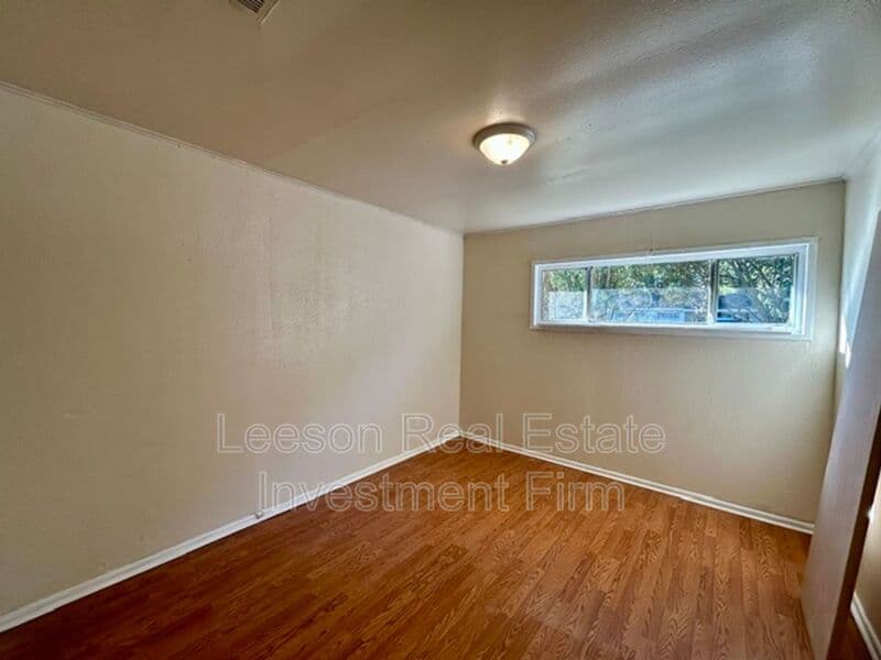 Shreveport House: 3054 Amherst St.