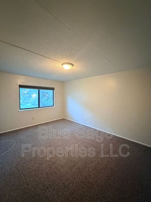 Wallingford Condo: 768 Putnam Blvd. A