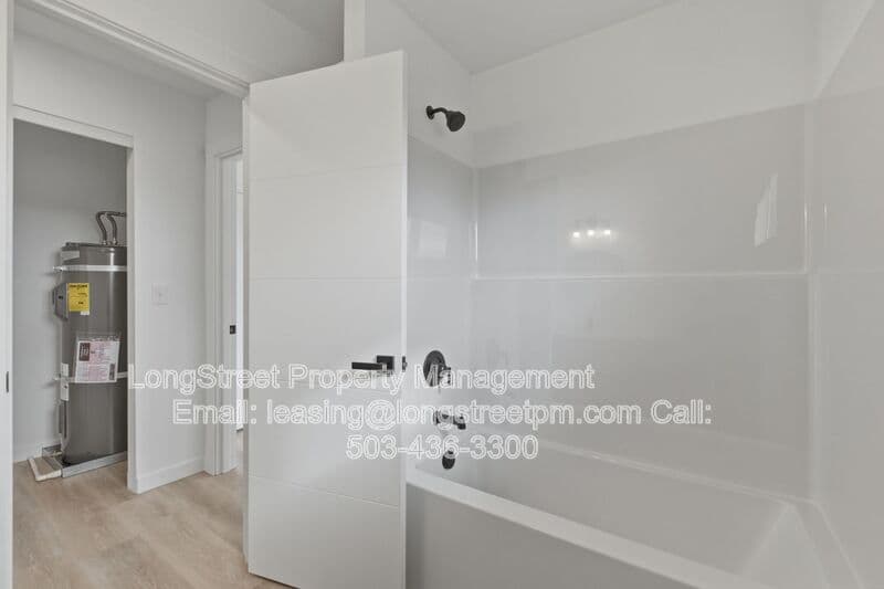 Philomath Townhome: 830 S 19th St