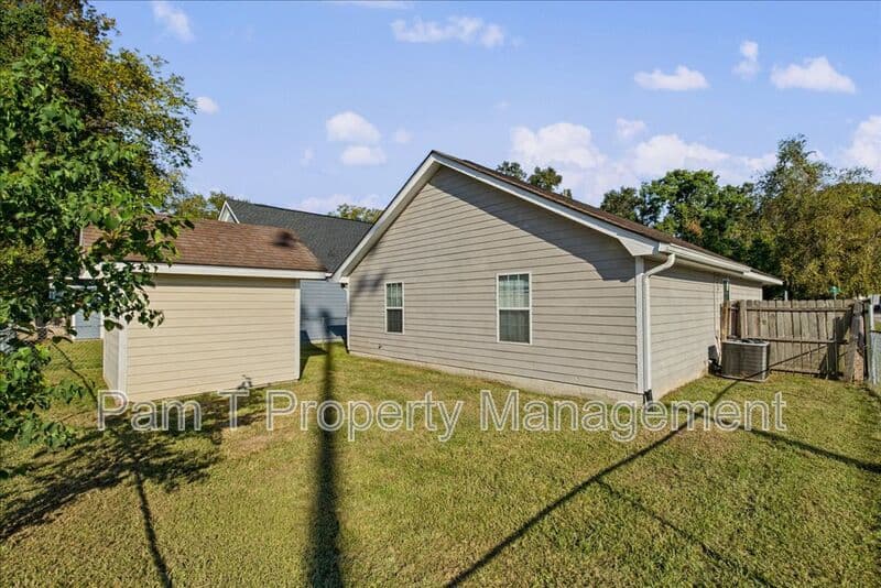 Savannah House: 201 Mundy St