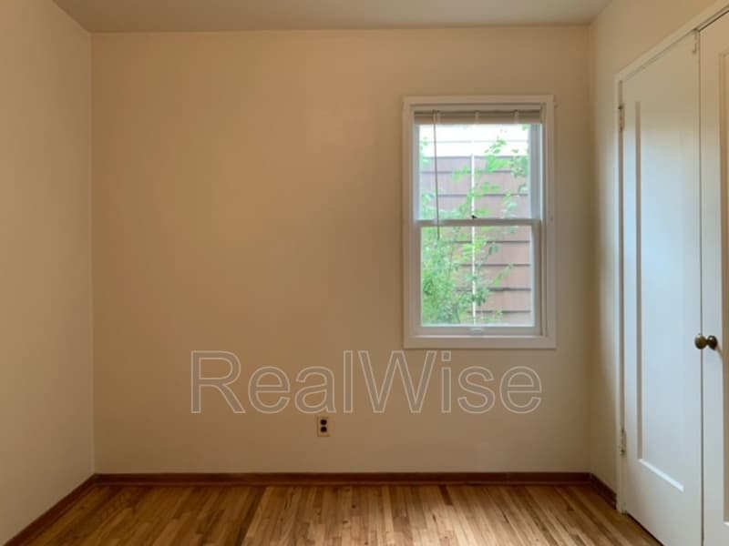 Grants Pass House: 1324 NW Washington Blvd