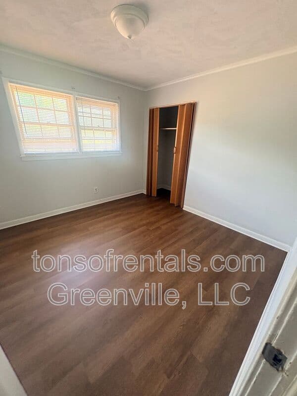 Spartanburg House: 293 Dogwood Club Road