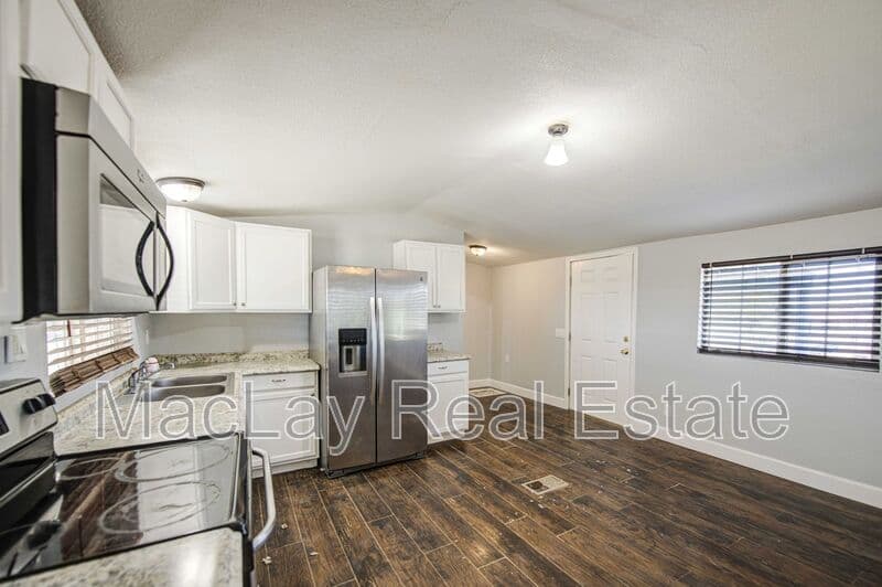 Florence House: 20968 E Florence Kelvin Hwy