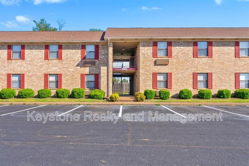 Hopkinsville Condo: 102 Laurel Cove Drive