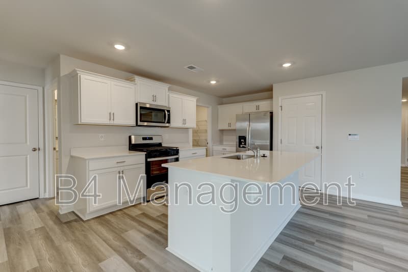 Boiling Springs House: 4134 Springshire Ln