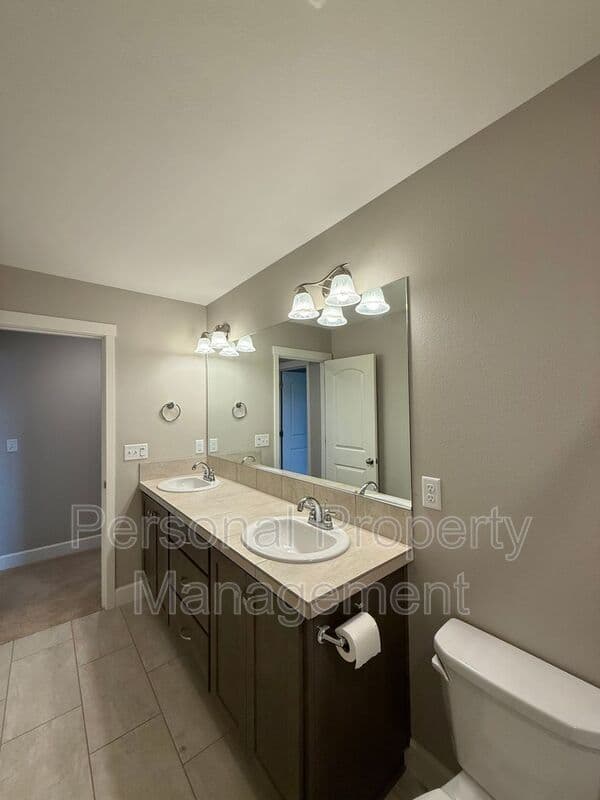 Vancouver House: 5502 NE 134th St
