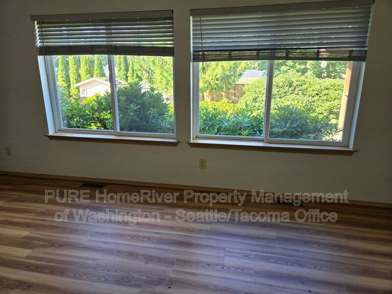 Buckley House: 11004 222nd Avenue Ct E