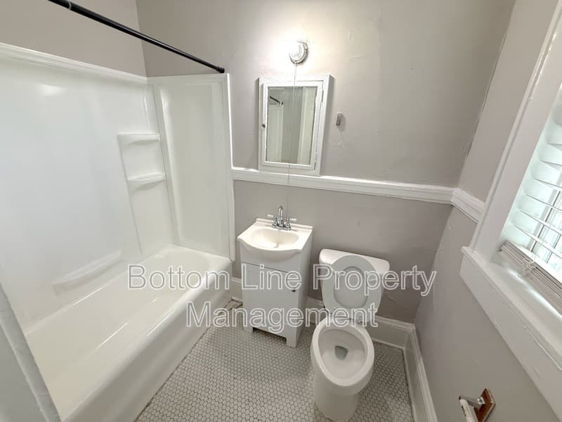 Charlotte Condo: 2100 E 7th St #5