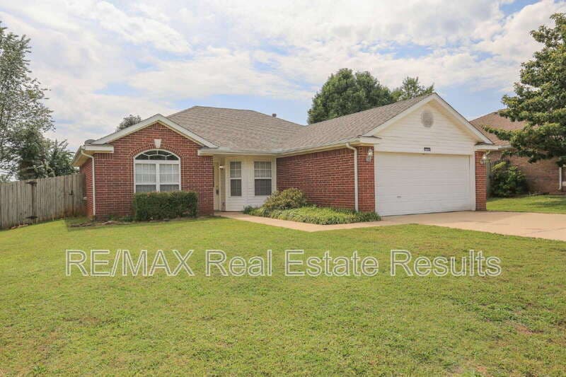 Centerton House: 1071 Evergreen St